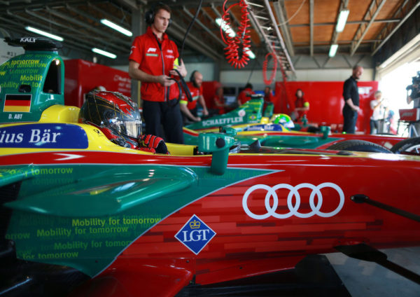Il box dell'Audi Abt in FE