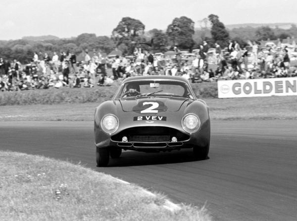 aston-martin-db4-gt-gara