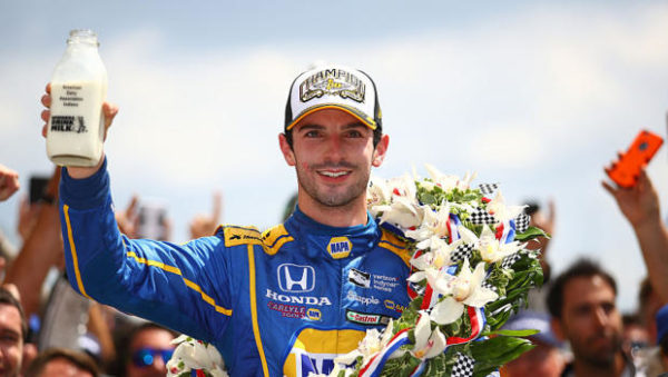 Rossi vince la 500 Indy