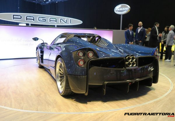 pagani-huayra-ginevra-2017-02-e1489134589319
