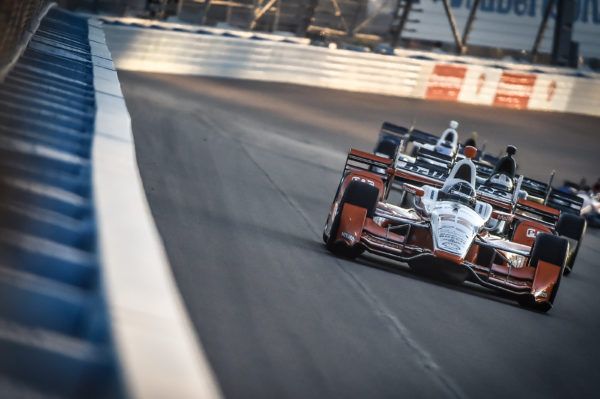 Simon Pagenaud sull'ovale di Phoenix