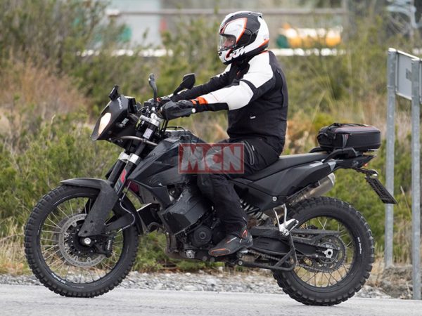 LA 790 ADVENTURE PIZZICATA DA motorcyclenews_com