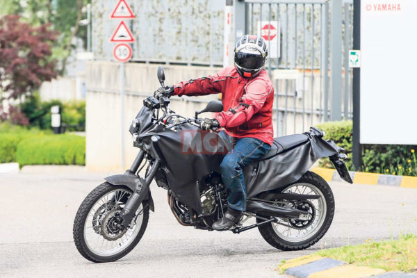 IL PROTOTIPO yAMAHA T7 SPIATO, COME SEMPRE, DA MOTORCYCLESNEWS_COM
