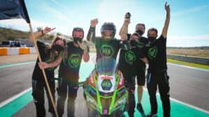 05442_dcp_r8_action_slide_big