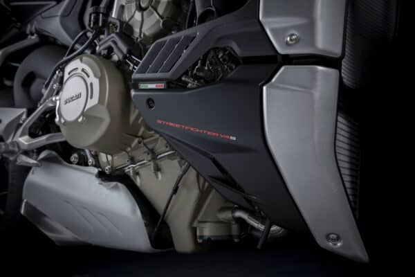 my21_ducati_streetfighter_v4s-_17__uc202896_mid