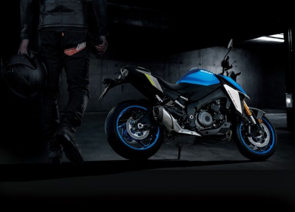 gsx-s1000-2021-action-97-copia