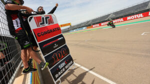 06121_dcp_r1_action_0_slide_big