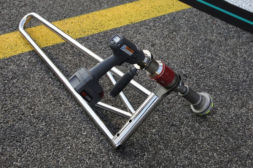 mercedes-electric-wheel-gun-1