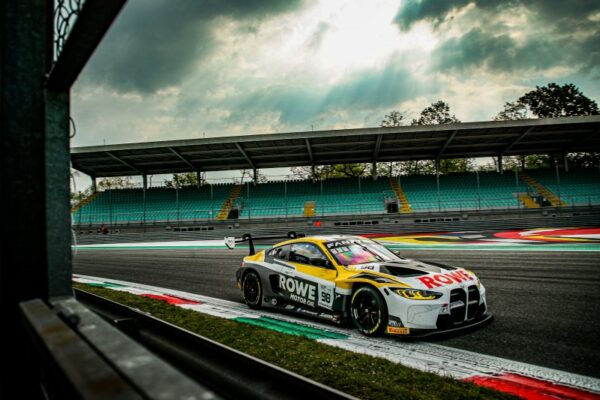 Tripletta BMW nelle qualifiche del GTWC a Monza: pole della BMW #98