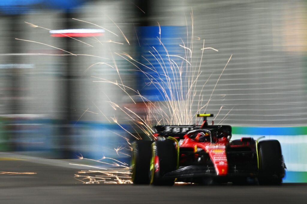 Carlos sainz primo nelle FP2 del gp di singapore 2023