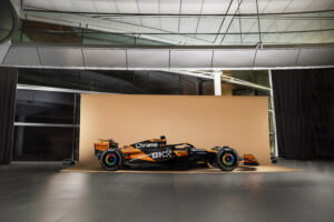 presentazione mclaren mcl38