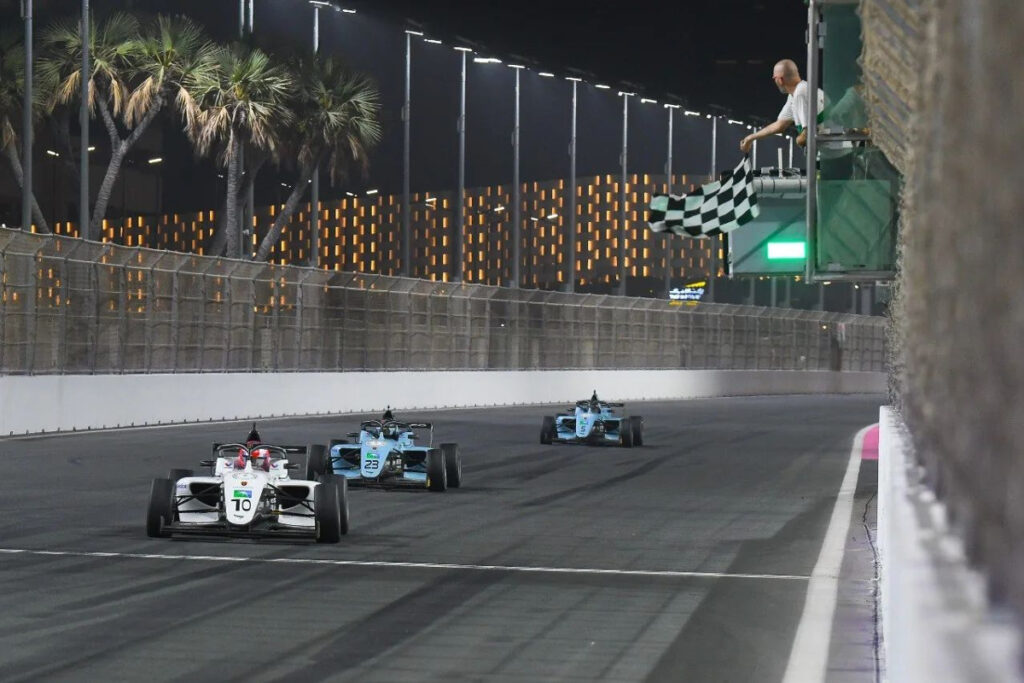 Feeder Series F4 Saudi Arabia