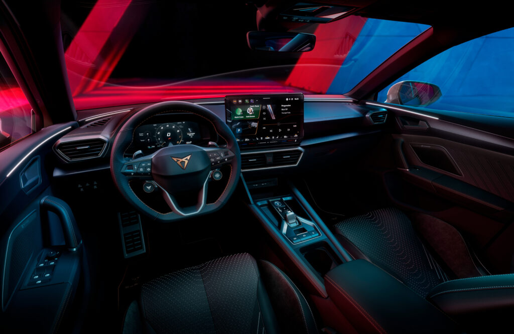 interni cupra leon 2024