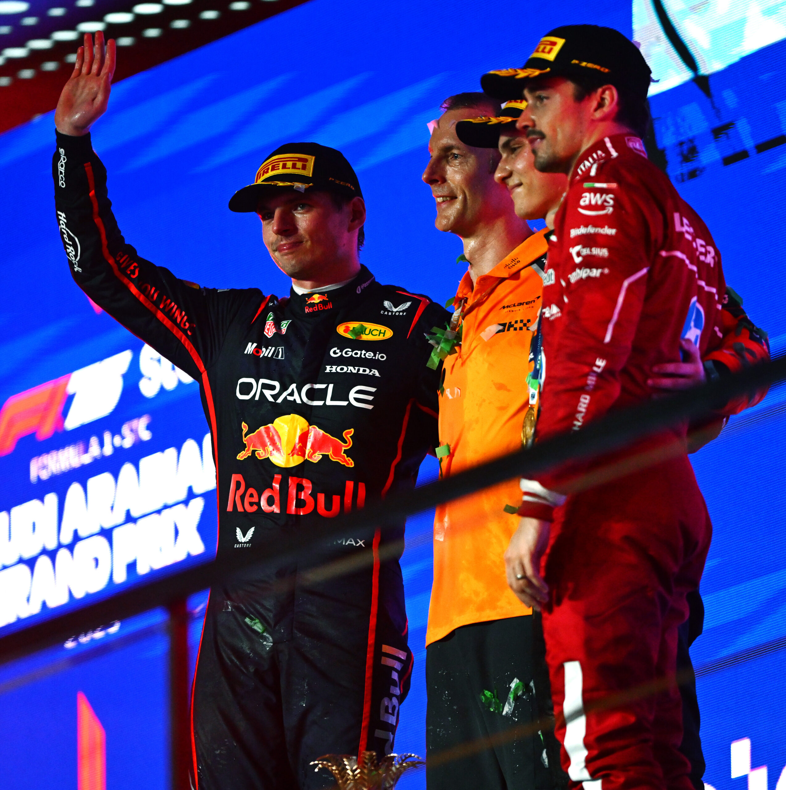 Leclerc Verstappen podio Jeddah